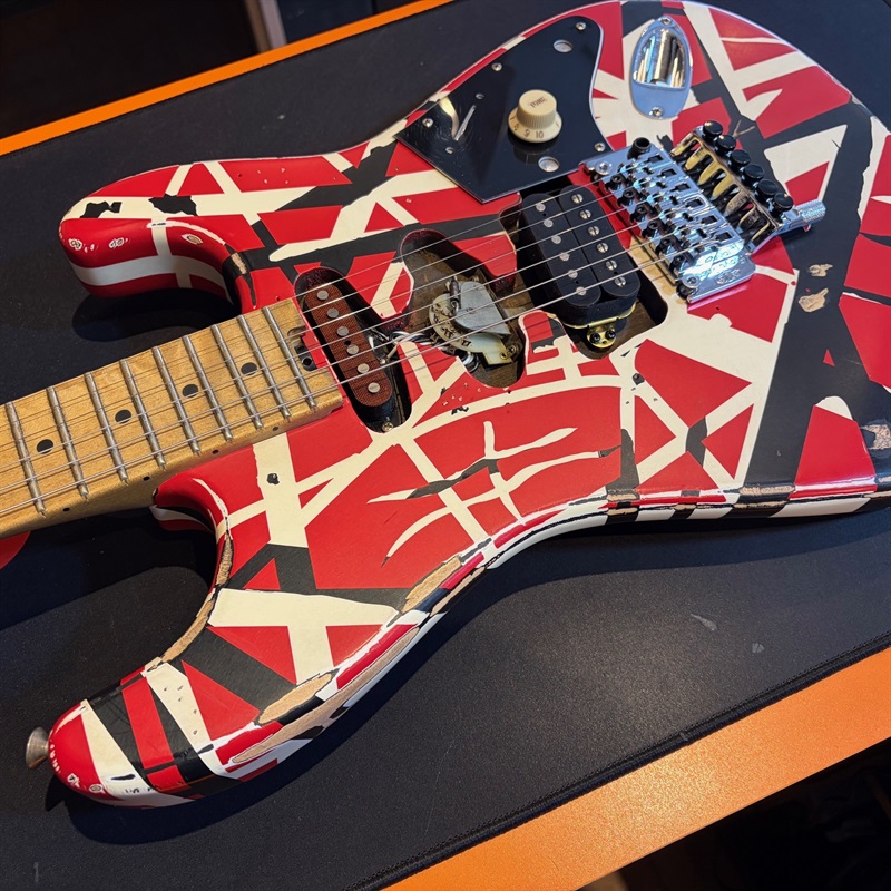 EVH Striped Series Frankenstein Frankie, Maple Fingerboard, Red with Black Stripes Relicの画像